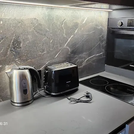 Happy Exclusive Studio, Self Check In, Parking