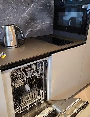 Happy Exclusive Studio, Self Check In, Parking Lejlighed *